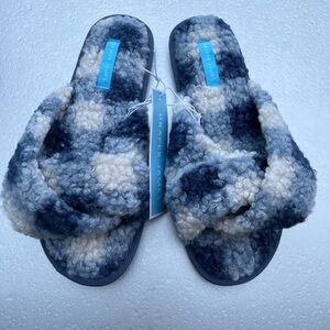 🆕 Draper James NWT Classic Blythe Navy Fuzzy Gingham Slippers Great Easter Gift